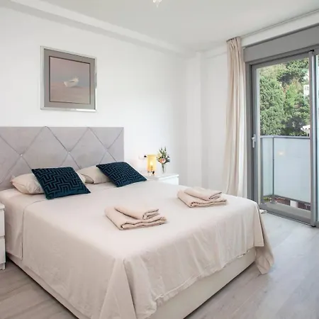 Modern New In * Mijas